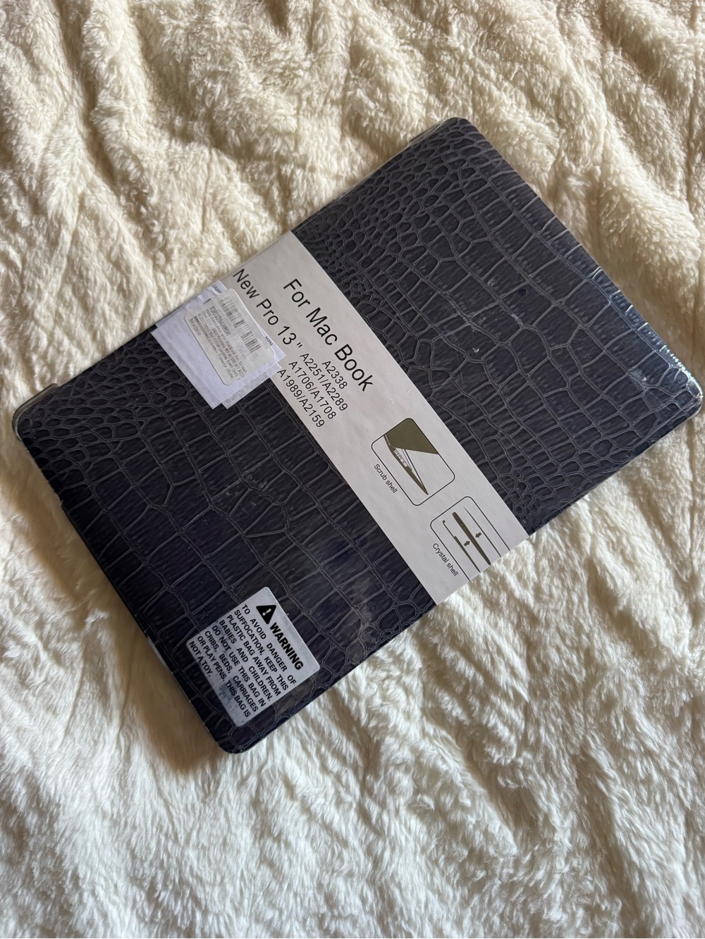Stylish Faux Blue Croc MacBook Case / Cover